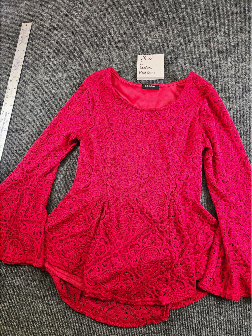 Scobe Women’s Red Solid Lace Scoop Neck Bell Sleeve Pullover Top L